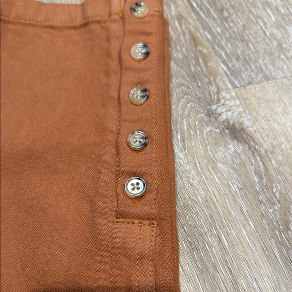 Something Navy Size 6 Tan Capris Front Pockets - Picture 6 of 13